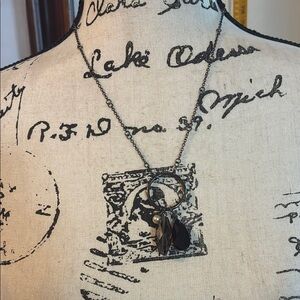 Elegant Black and Gold Leaf Pendant Necklace